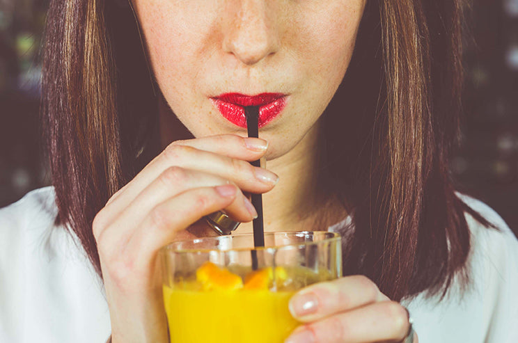 Can using straws cause wrinkles around your mouth?